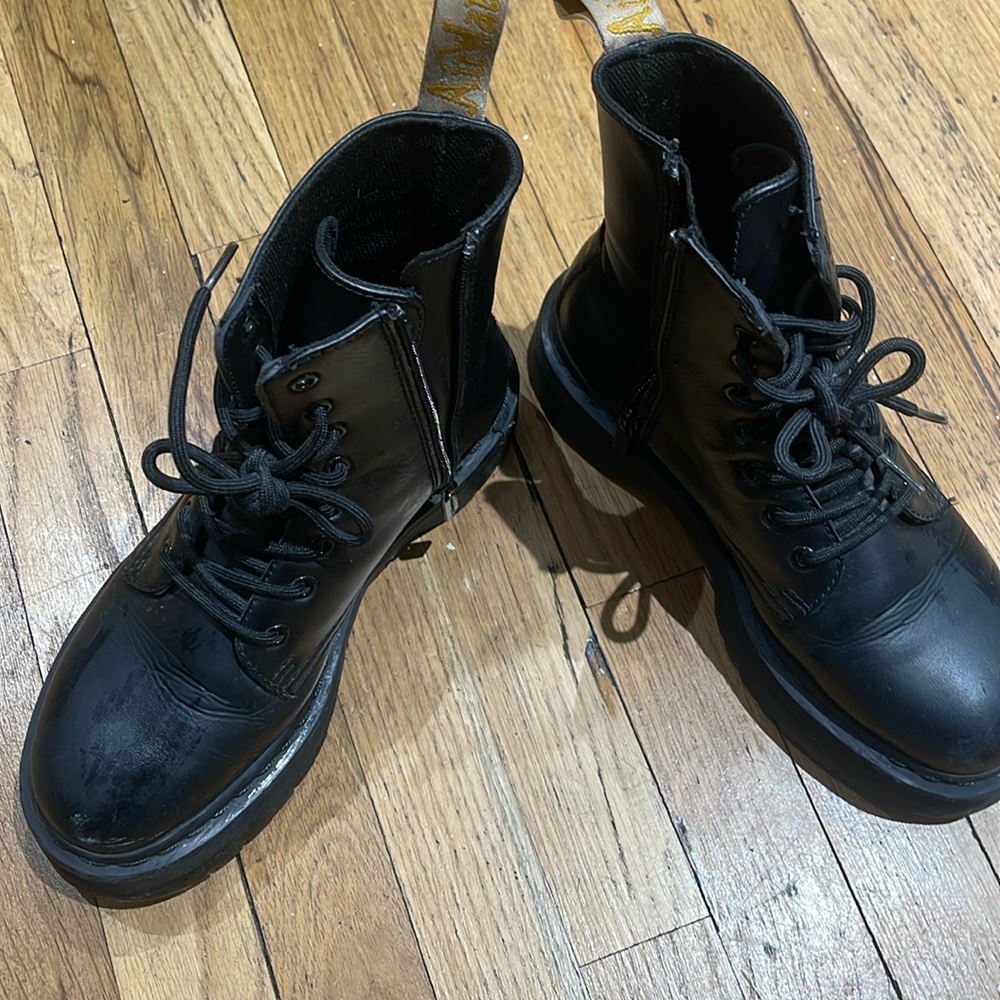 Dr Martens,Docs worn total of 10 times